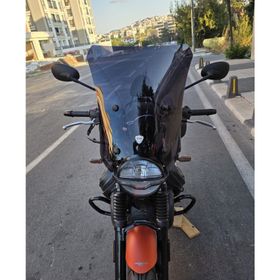 Motocam Moto Guzzi V7 Stone Ön Cam 2021-2023 Model 52 cm Siyah Renkli 4 mm Aparatsız Motosiklet Rüzgarlık