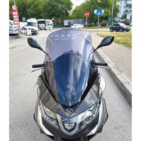 Motocam Piaggio X10 350 Ön Cam 2011-2017 Model 73 cm Füme Renkli 4 mm Motosiklet Rüzgarlık