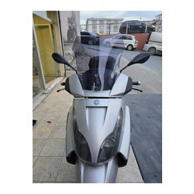 Motocam Piaggio X7 2007-2012 Model Uyumlu 43 cm Füme Renkli 4 mm Ön Cam Siperlik