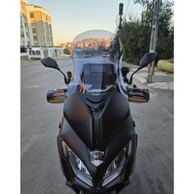 Motocam QJ Fort 125 N Ön Cam 2025-2026 Model 67 cm Füme Renkli 4 mm Motosiklet Rüzgarlık