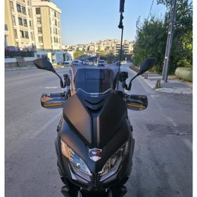 Motocam QJ Fort 350 EVO Ön Cam 2025-2026 Model 51 cm Füme Renkli 4 mm Motosiklet Rüzgarlık