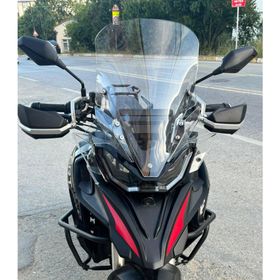 Motocam QJ SRT 800 Ön Cam 2023-2026 Model 61 cm Şeffaf Renkli 4 mm Motosiklet Rüzgarlık