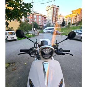 Motocam RKS Letbe LB 125 Ön Cam 2023-2026 Model 44 cm Şeffaf Renkli 4 mm Aparatsız Motosiklet Rüzgarlık