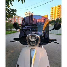 Motocam RKS Letbe LB 125 Ön Cam 2023-2026 Model 44 cm Siyah Renkli 4 mm Aparatsız Motosiklet Rüzgarlık