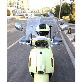 Motocam RKS LTR 125 Ön Cam 2023-2026 Model 51 cm Şeffaf Renkli 4 mm Elcikli Aparatsız Motosiklet Rüzgarlık