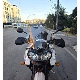 Motocam Triumph Tiger 800 XRX Ön Cam 2010-2018 Model 59 cm Şeffaf Renkli 4 mm Motosiklet Rüzgarlık