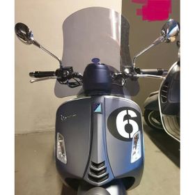 Motocam Vespa GTV 300 2011-2022 Model 42 cm Füme Renkli 4 mm Aparatsız Ön Cam