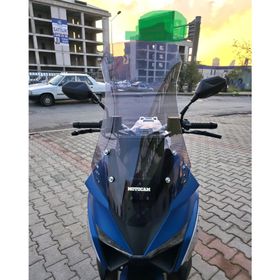Motocam Volta Revolt RSX7 Ön Cam 2022-2026 Model 75 cm Füme Renkli 4 mm Motosiklet Rüzgarlık