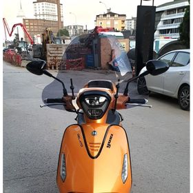 Motocam Yuki Gelato 50 Ön Cam 2023-2026 Model 43 cm Füme Renkli 4 mm Aparatsız Motosiklet Rüzgarlık
