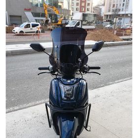 Motocam Yuki Gentle 110 Ön Cam 2025-2026 Model 44 cm Siyah Renkli 4 mm Aparatsız Motosiklet Rüzgarlık