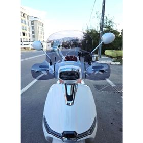 Motocam Yuki Risotto 50 Ön Cam 2022-2026 Model 43 cm Füme Renkli 4 mm Elcikli Aparatsız Motosiklet Rüzgarlık