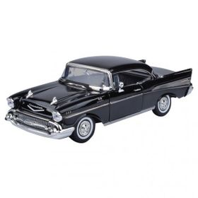 Motormax 1:18 1957 Chevy Bel Air Model Araba