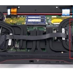 MSI GT80 Titan SLI 2QD-256TR Sağ Fan