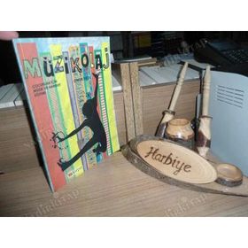 Müzikolaj Çocuklar İçin Müzik ve Hareket Eğitimi Eğiten Kitap