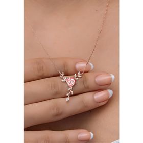 Nereze 925 Ayar Gümüş Daldaki Kırmızı Gül Kolye