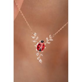 Nereze 925 Ayar Gümüş Daldaki Kırmızı Mineli Uğur Böceği Kolye