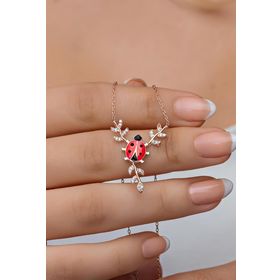 Nereze 925 Ayar Gümüş Daldaki Uğur Böceği Kolye