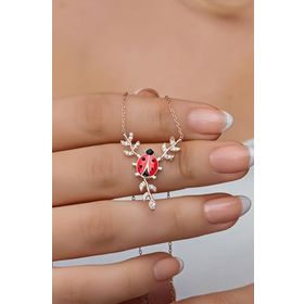 Nereze 925 Ayar Gümüş Daldaki Uğur Böceği Kolye