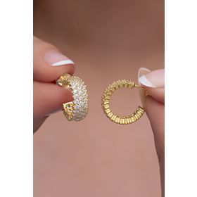 Nereze 925 Ayar Gümüş Gold 3 Sıra Beyaz Taşlı Yarım Tur Küpe