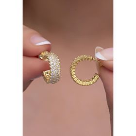 Nereze 925 Ayar Gümüş Gold 3 Sıra Beyaz Taşlı Yarım Tur Küpe
