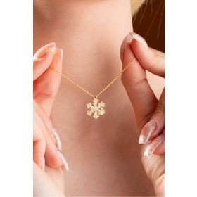 Nereze 925 Ayar Gümüş Gold Yıldız Detaylı Kartanesi Kolye