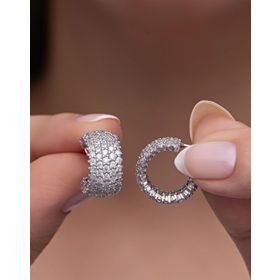 Nereze 925 Ayar Gümüş Rodyum 5 Sıra Beyaz Taşlı Yarım Tur Küpe