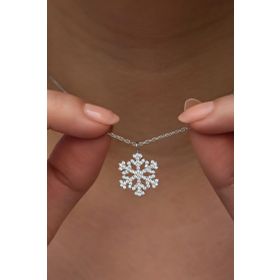 Nereze 925 Ayar Gümüş Rodyum Kaplama Zirkon Taşlı Kartanesi Kolye