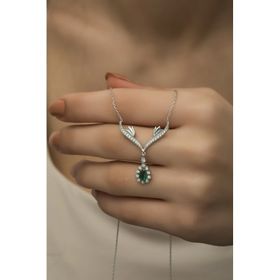Nereze 925 Ayar Gümüş Rodyumlu Yeşil Damla Taşlı Tasarım Kolye