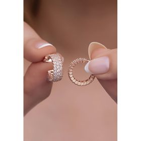 Nereze 925 Ayar Gümüş Rose 3 Sıra Beyaz Taşlı Yarım Tur Küpe