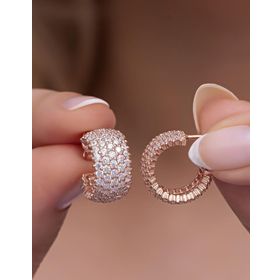 Nereze 925 Ayar Gümüş Rose 5 Sıra Beyaz Taşlı Yarım Tur Küpe