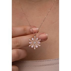 Nereze 925 Ayar Gümüş Rose Kaplama Pembe Taşlı Kartanesi Kolye