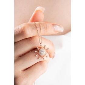 Nereze 925 Ayar Gümüş Rose Kaplama Zirkon Taşlı Güneş Model Kolye