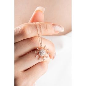 Nereze 925 Ayar Gümüş Rose Kaplama Zirkon Taşlı Güneş Model Kolye