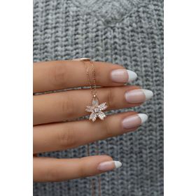 Nereze 925 Ayar Gümüş Rose Zirkon Taşlı Nergis Çiçeği Kadın Kolye