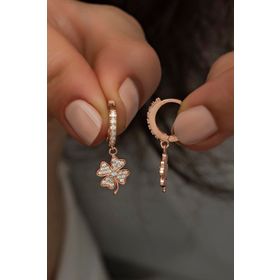 Nereze 925 Ayar Gümüş Sallantılı Rose Yonca Küpe