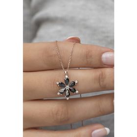 Nereze 925 Ayar Gümüş Siyah Taşlı Kamelya Çiçeği Kadın Kolye