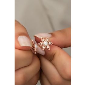 Nereze 925 Ayar İncili Çiçek Model Kadın Gümüş Küpe