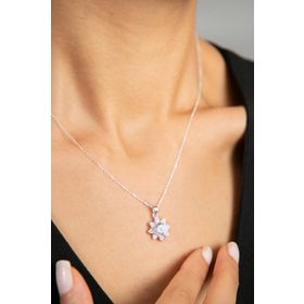 Nereze 925 Ayar Kadın Lotus Çiçeği Gümüş Kolye
