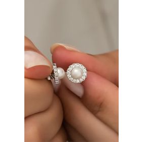 Nereze 925 Ayar Minik Beyaz İncili Tektaş Kadın Gümüş Küpe