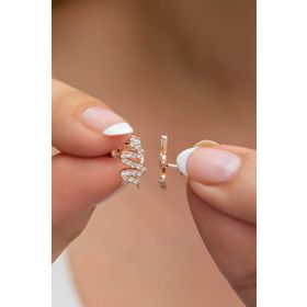 Nereze 925 Ayar Minik Zirkon Taşlı Yılan Kadın Gümüş Küpe