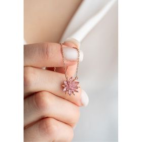 Nereze 925 Ayar Pembe Taşlı Lotus Çiçeği Kadın Gümüş Kolye