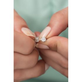 Nereze 925 Ayar Pırlanta Montür 4 mm Tektaş Kadın Gümüş Küpe
