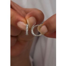 Nereze 925 Ayar Rodyumlu 15 mm Zirkon Taşlı Halka Kadın Gümüş Küpe