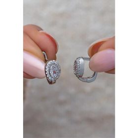 Nereze 925 Ayar Rodyumlu Zirkon Taşlı Oval Tasarım Kadın Gümüş Küpe