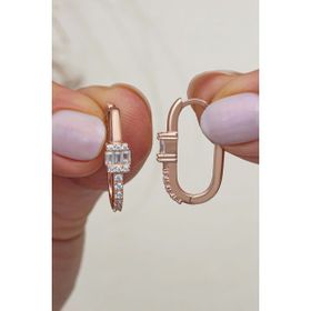 Nereze 925 Ayar Rose Kaplama Baget Taşlı U Model Gümüş Küpe