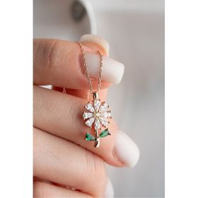 Nereze 925 Ayar Rose Kaplama Beyaz Zirkon Taşlı Kır Çiçeği Kadın Gümüş Kolye