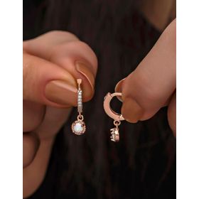Nereze 925 Ayar Rose Sallantılı Beyaz Opal Tektaş Kadın Gümüş Küpe