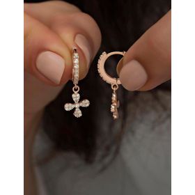 Nereze 925 Ayar Sallantılı Rose Çiçek Kadın Gümüş Küpe