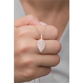 Nereze NRZ99474 925 Ayar Gümüş Rose Zirkon Taşlı Yaprak Kolye
