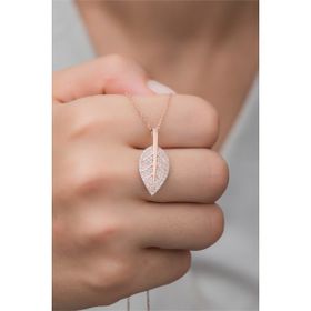 Nereze NRZ99474 925 Ayar Gümüş Rose Zirkon Taşlı Yaprak Kolye